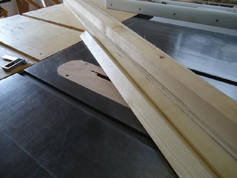 The wood that you want to cut the cove into is pushed along the fence and over the tablesaw blade. It is pretty intuitive how to line it up to keep the deepest