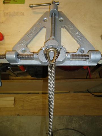 Wire and thimble locked into the vise. Ready to start.