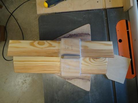 Small fillets being created on the leading and trailing edges of the the top plate of the gammon box.