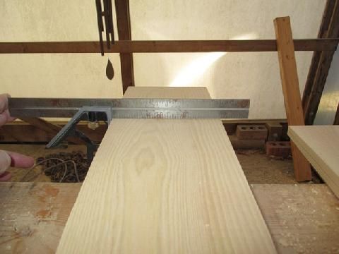 I used a hand power planer to cut the taper in the blade--thickest where the blade meets the loom and thinest at the end of the blade.